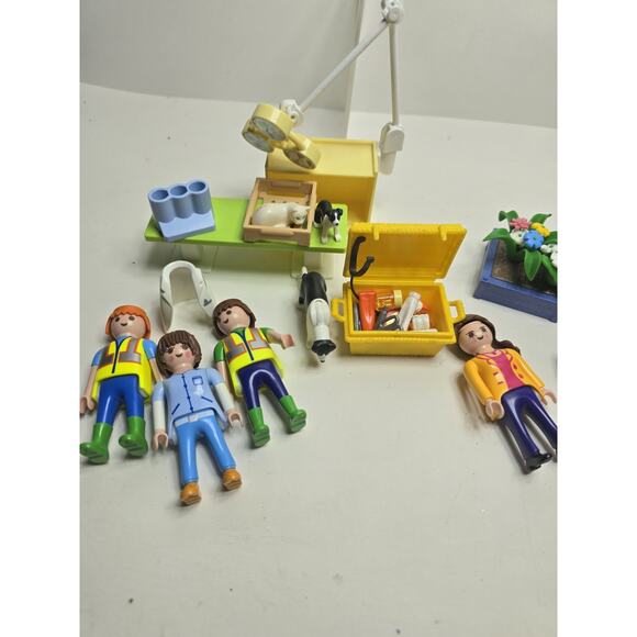 Mixed Lot of Geobra Playmobil Figures Sets - Picture 2 of 4